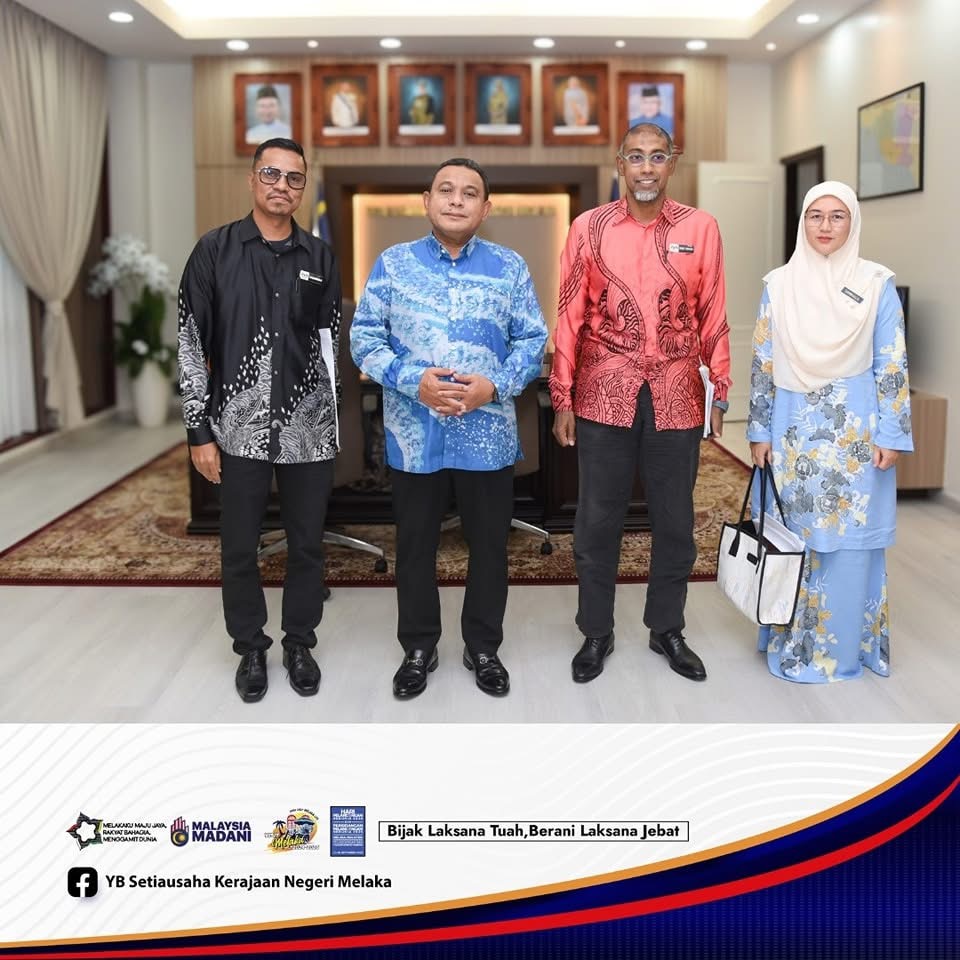 KUNJUNG HORMAT PENGARAH PEJABAT PILIHAN RAYA NEGERI MELAKA KE PEJABAT YB DATO’ AZHAR BIN HAJI ARSHAD SETIAUSAHA KERAJAAN NEGERI MELAKA PADA 20 MAC 2025